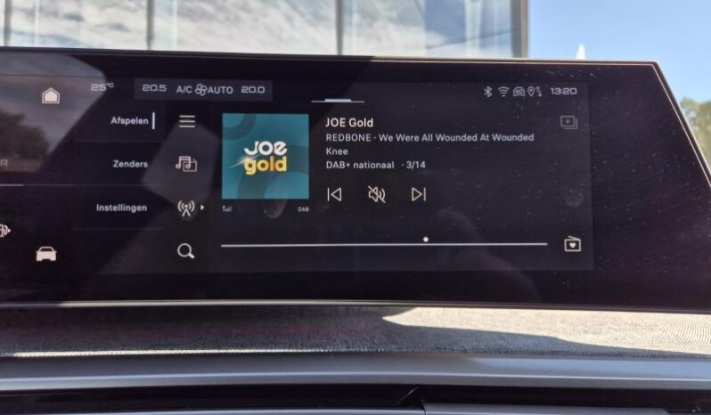 
								Peugeot 3008 GT full									