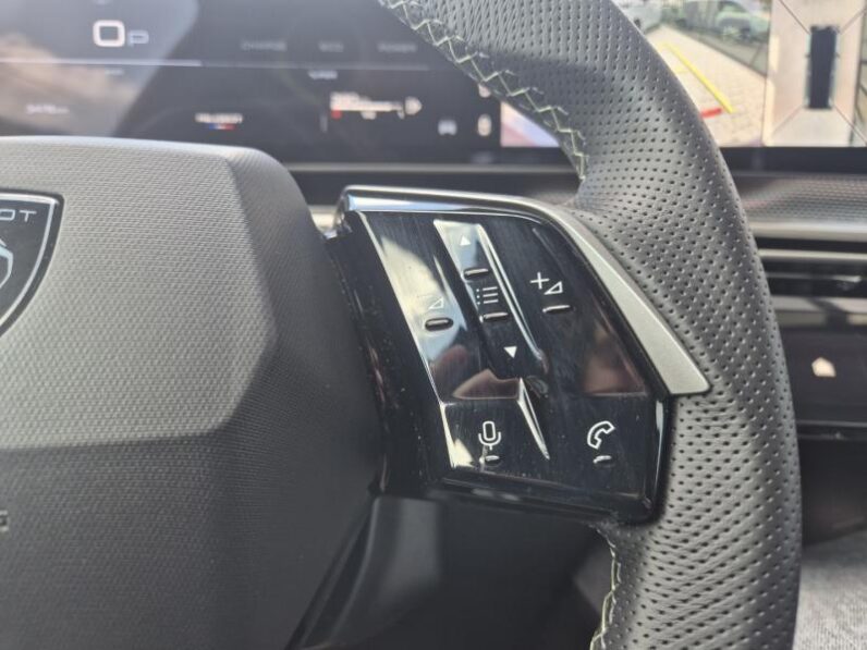 
								Peugeot 5008 GT EXCLUSIVE full									