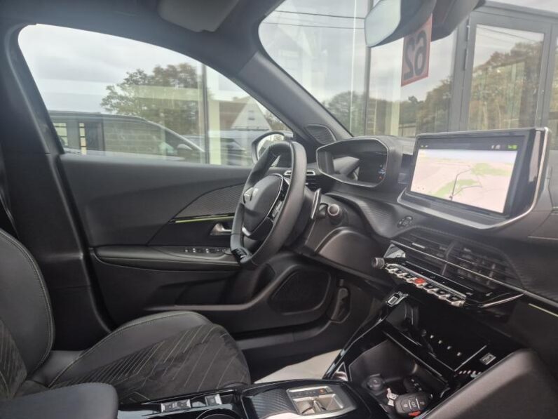 
								Peugeot 2008 GT ALCANTARA full									