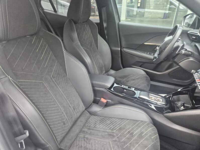 
								Peugeot 2008 GT ALCANTARA full									