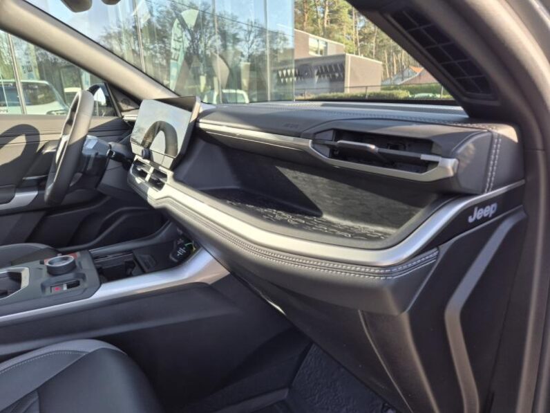 
								Jeep Compass FIRST EDITION full									