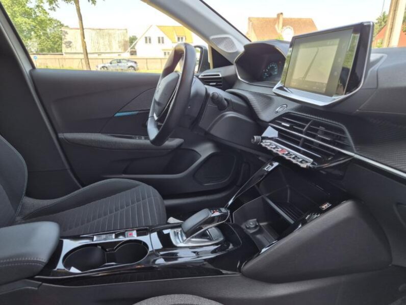 
								Peugeot 208 STYLE full									