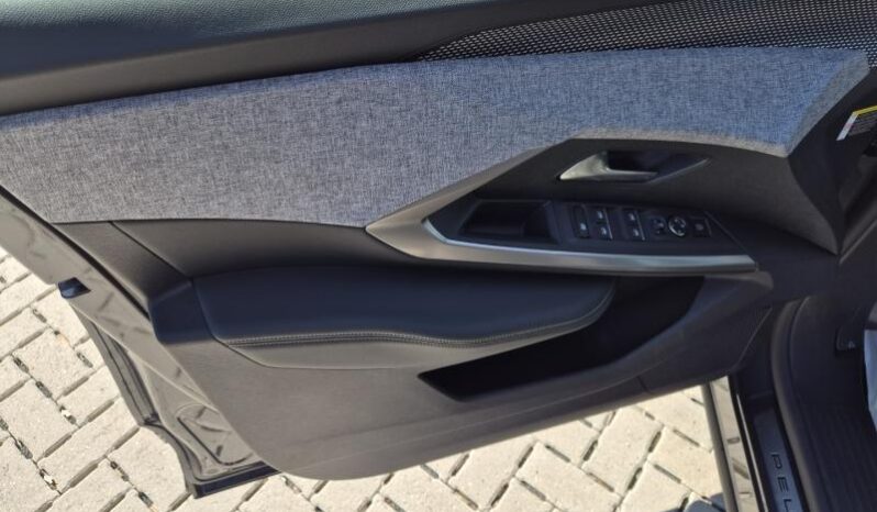 
								Peugeot 3008 GT full									