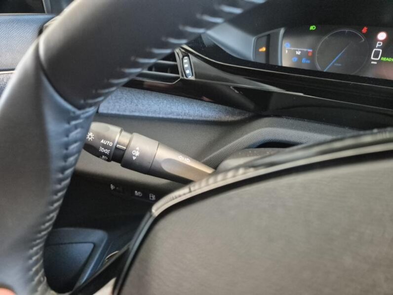 
								Peugeot 308 ALLURE full									
