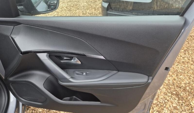 
								Peugeot 2008 ALLURE full									