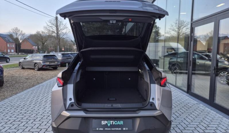 
								Peugeot 3008 GT full									