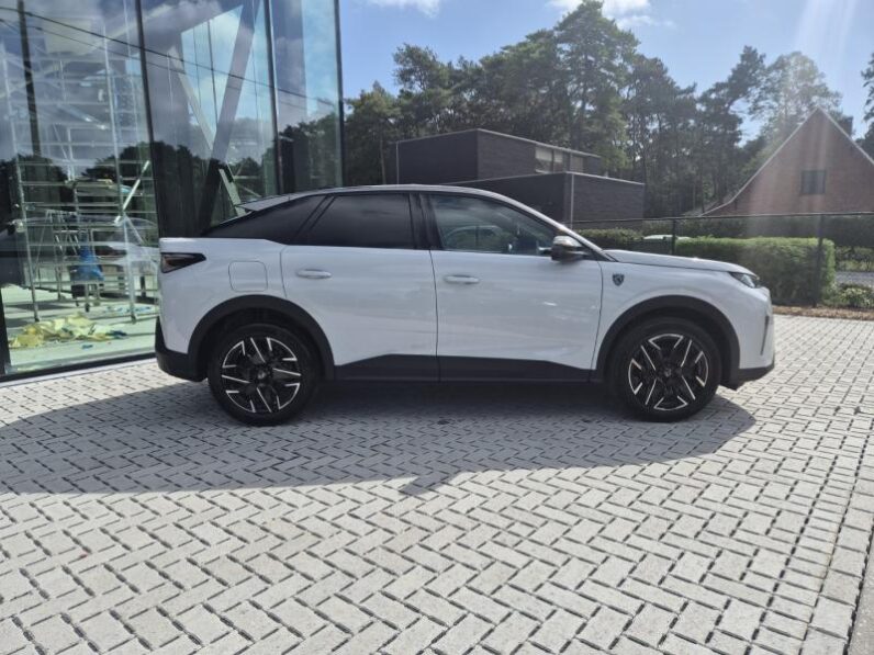 
								Peugeot 3008 GT full									