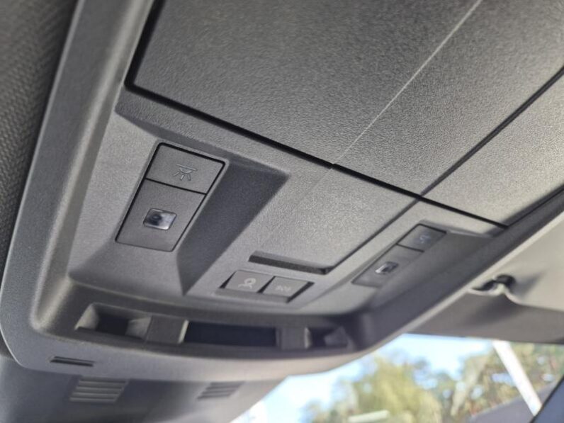
								Peugeot 3008 GT full									