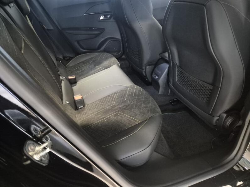
								Peugeot 2008 GT ALCANTARA full									