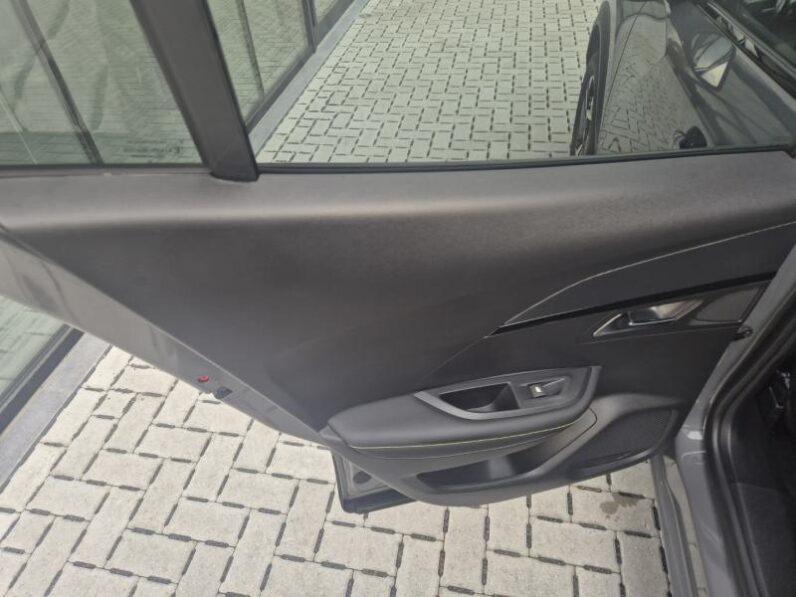 
								Peugeot 2008 GT ALCANTARA full									