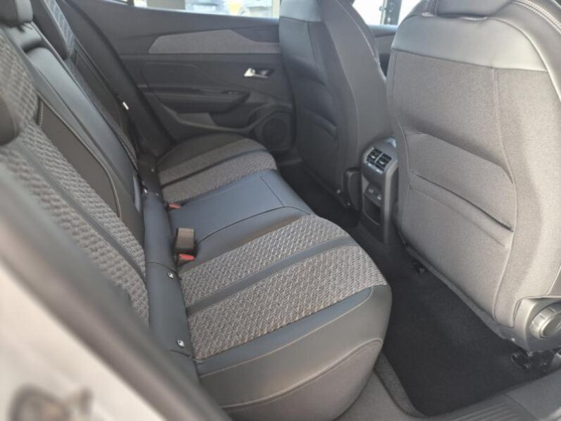 
								Peugeot 408 ALLUR PACK full									