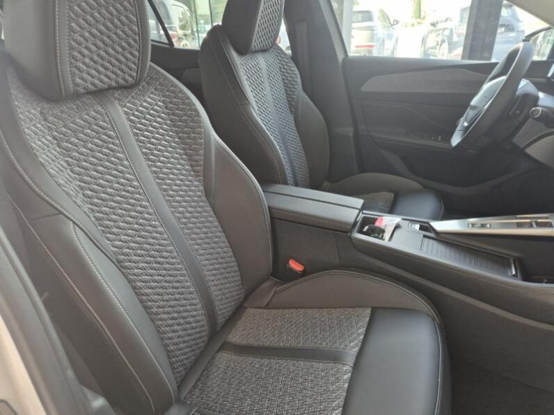 
								Peugeot 408 ALLUR PACK full									