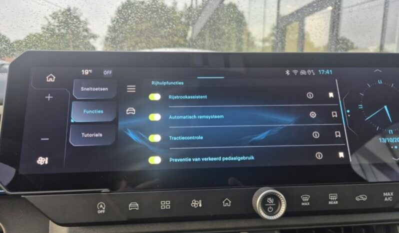 
								Jeep Compass ALTITUDE full									