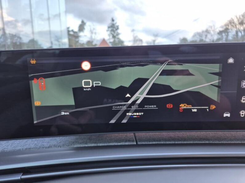 
								Peugeot 3008 GT full									