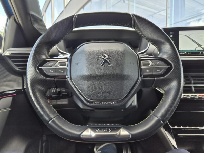 
								Peugeot 208 GT PANO 130 PK full									