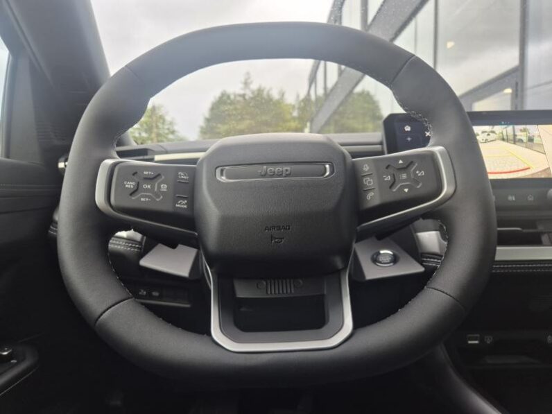 
								Jeep Compass ALTITUDE full									