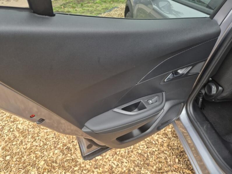 
								Peugeot 2008 ALLURE full									