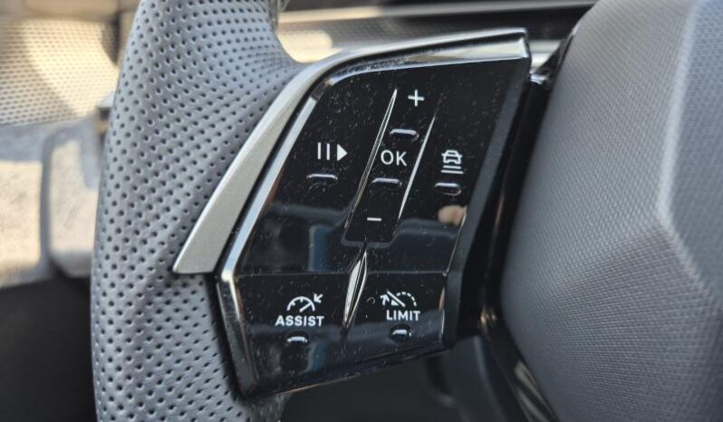 
								Peugeot 3008 GT full									