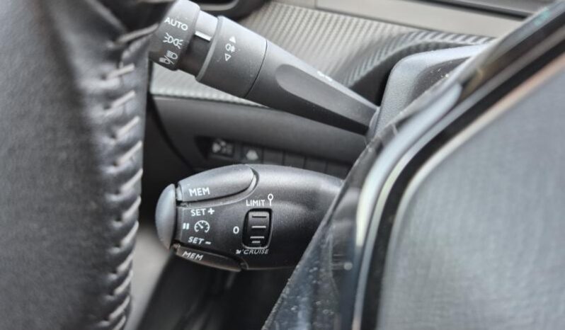 
								Peugeot 208 STYLE full									