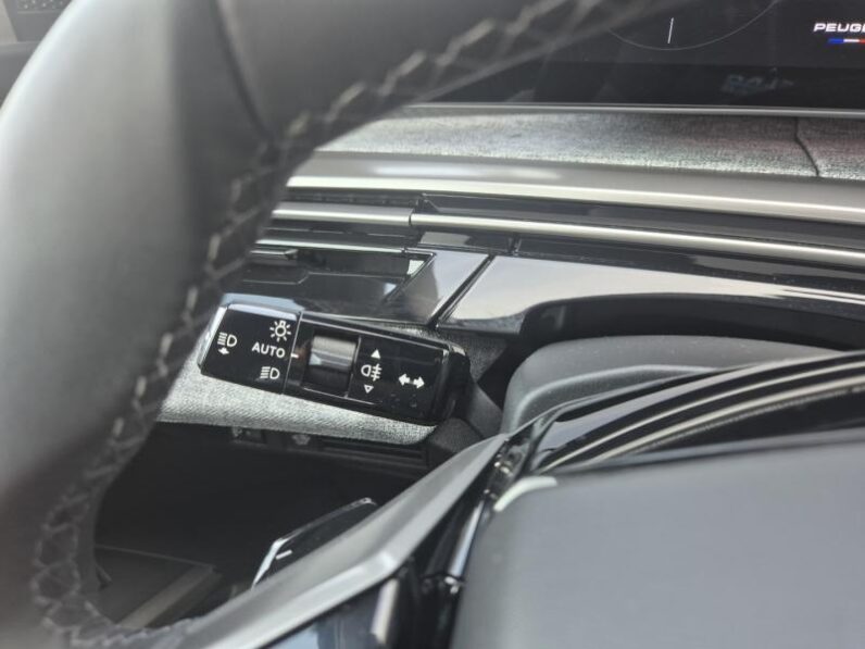 
								Peugeot 3008 ALLURE full									