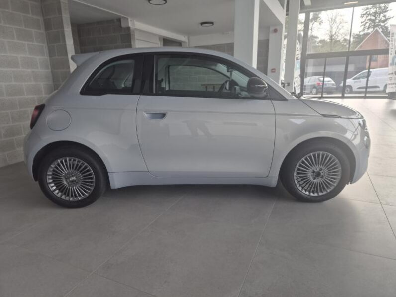 
								Fiat 500 ICON full									