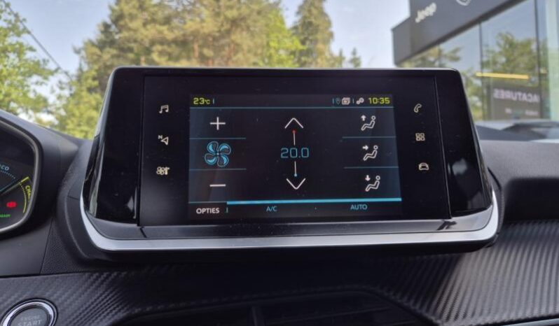 
								Peugeot 208 STYLE full									