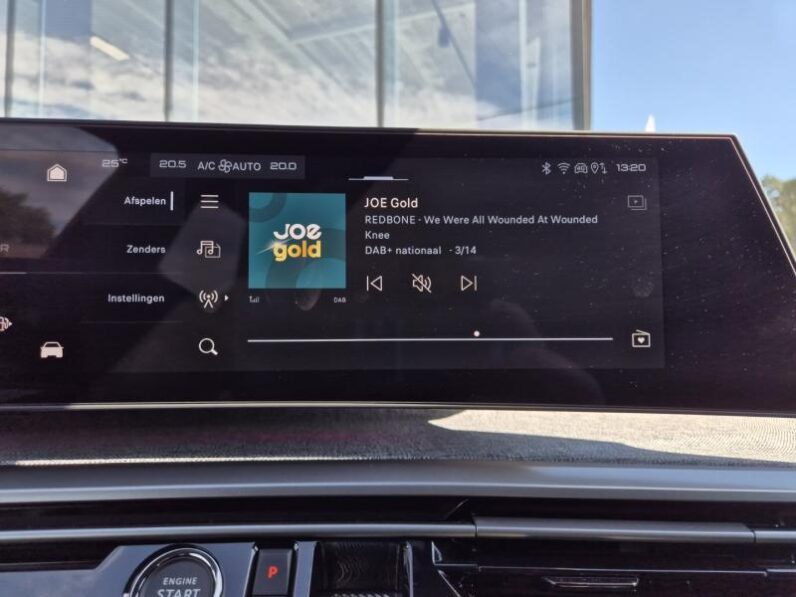 
								Peugeot 3008 GT full									