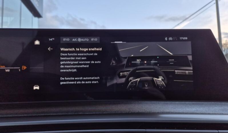 
								Peugeot 3008 GT full									