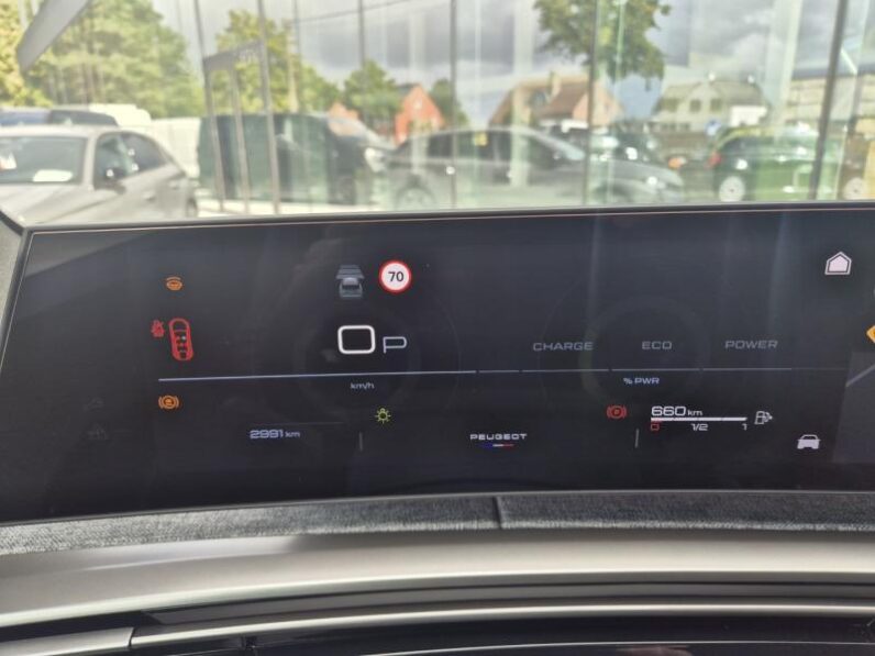 
								Peugeot 3008 GT full									