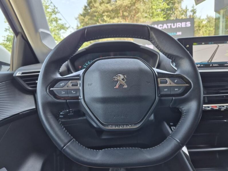 
								Peugeot 208 STYLE full									