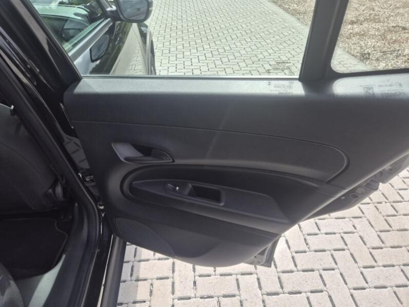 
								Fiat 600 MHEV full									