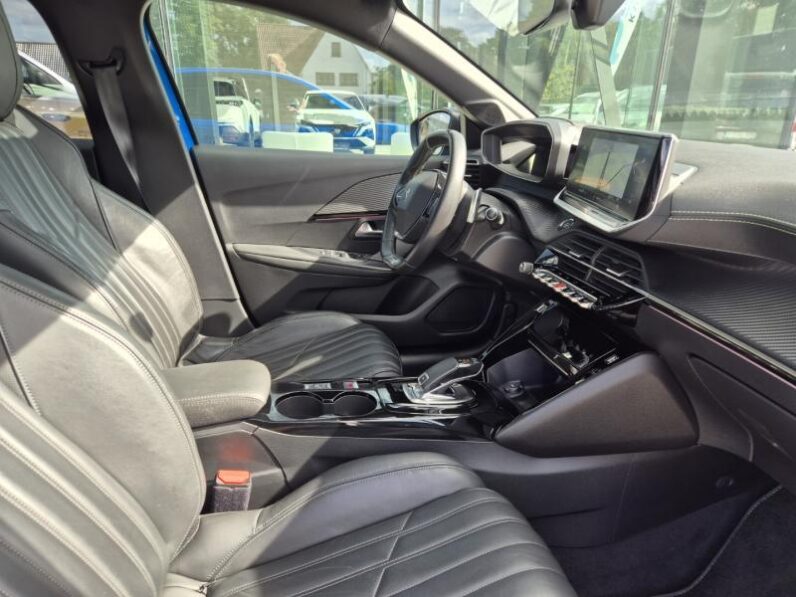 
								Peugeot 208 GT PANO 130 PK full									
