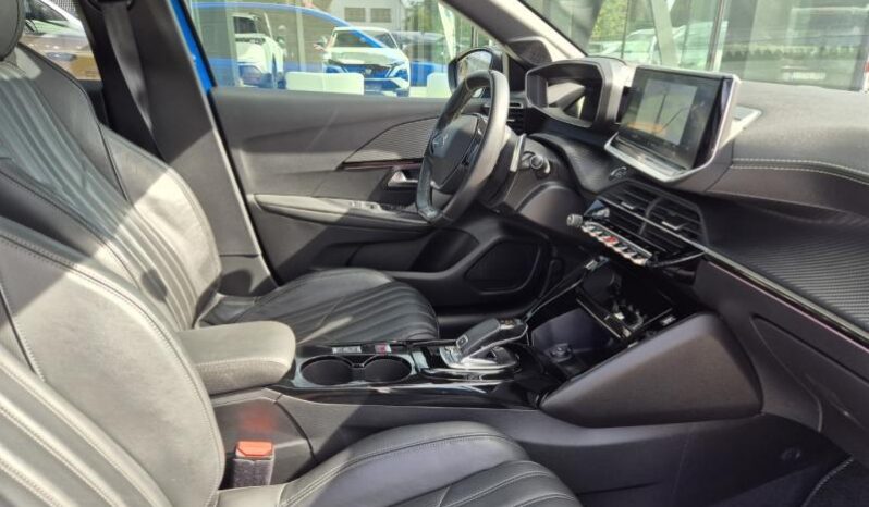 
								Peugeot 208 GT PANO 130 PK full									