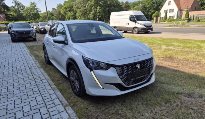 
								Peugeot 208 STYLE full									
