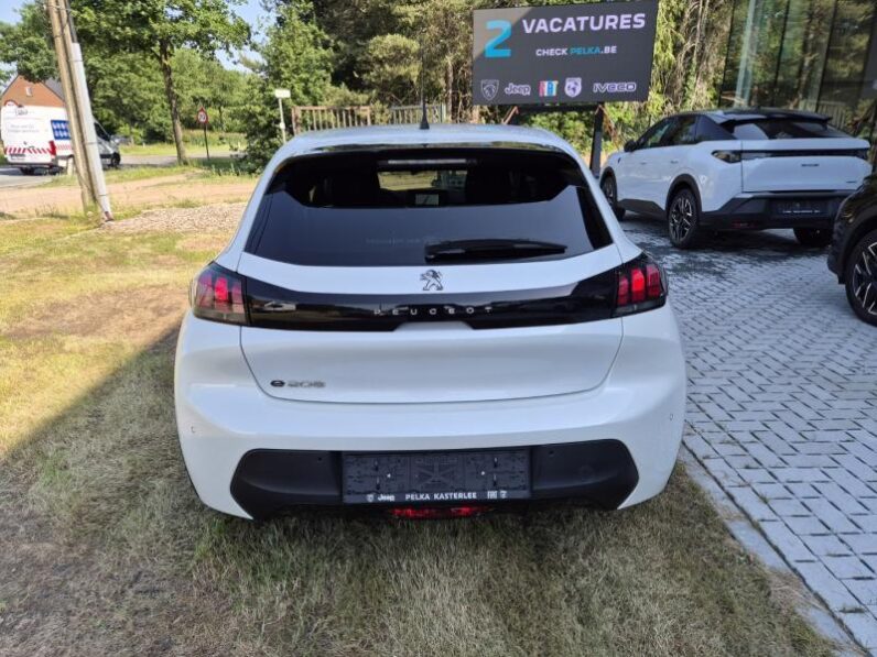 
								Peugeot 208 STYLE full									
