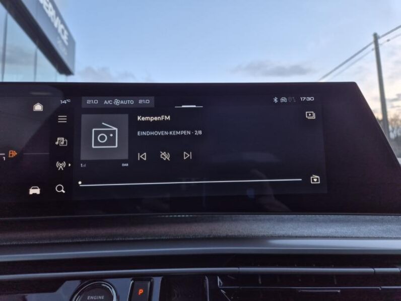 
								Peugeot 3008 GT full									