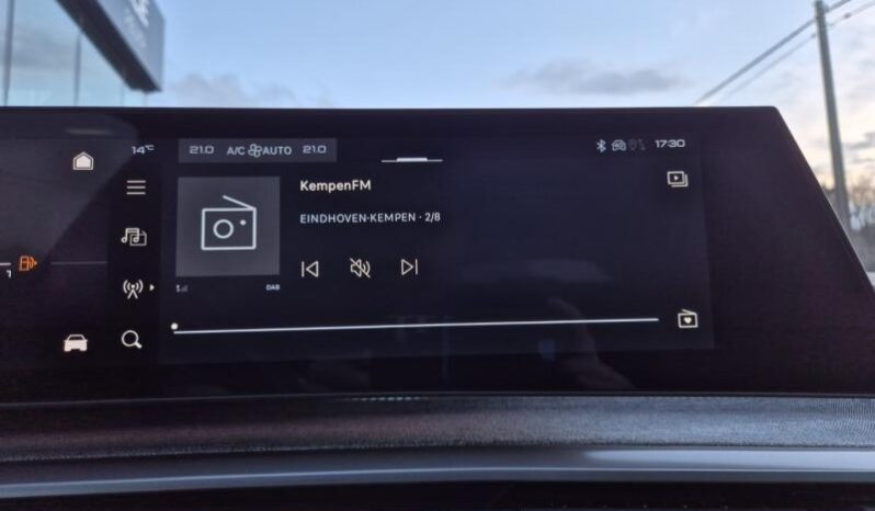 
								Peugeot 3008 GT full									