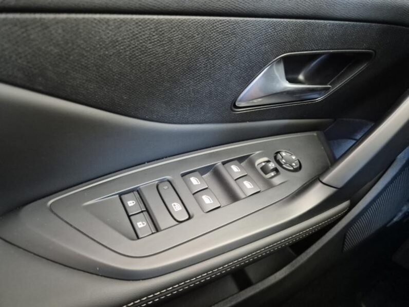 
								Peugeot 408 ALLURE full									