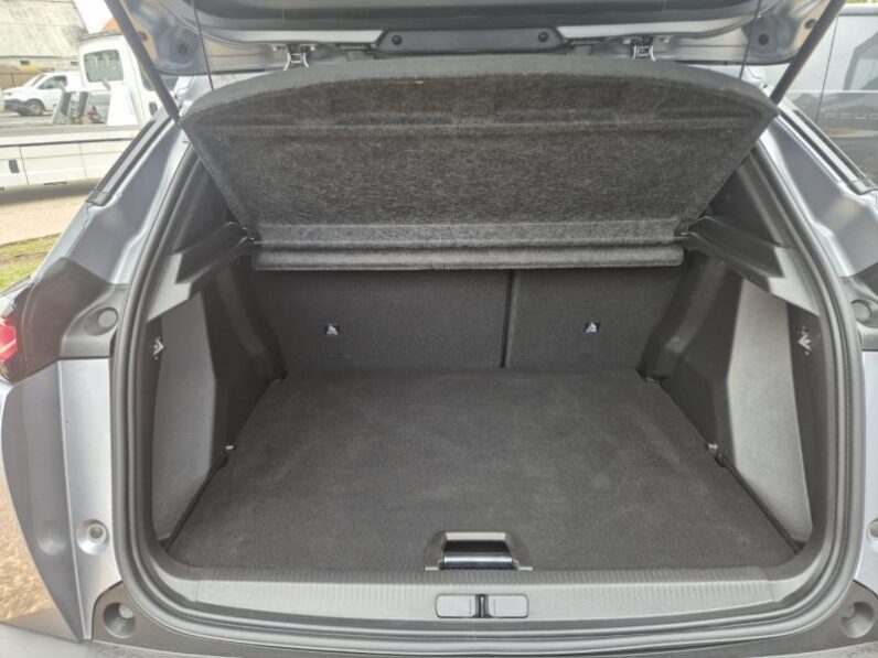 
								Peugeot 2008 ALLURE full									