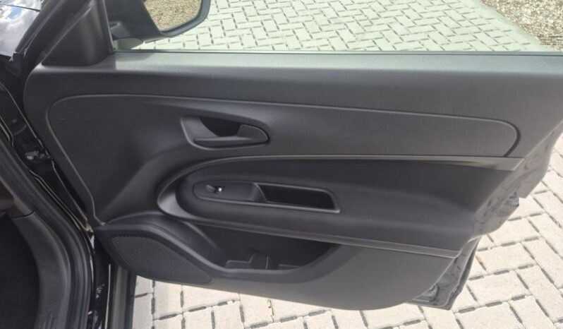
								Fiat 600 MHEV full									