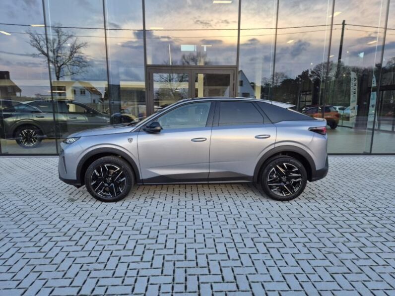 
								Peugeot 3008 GT full									