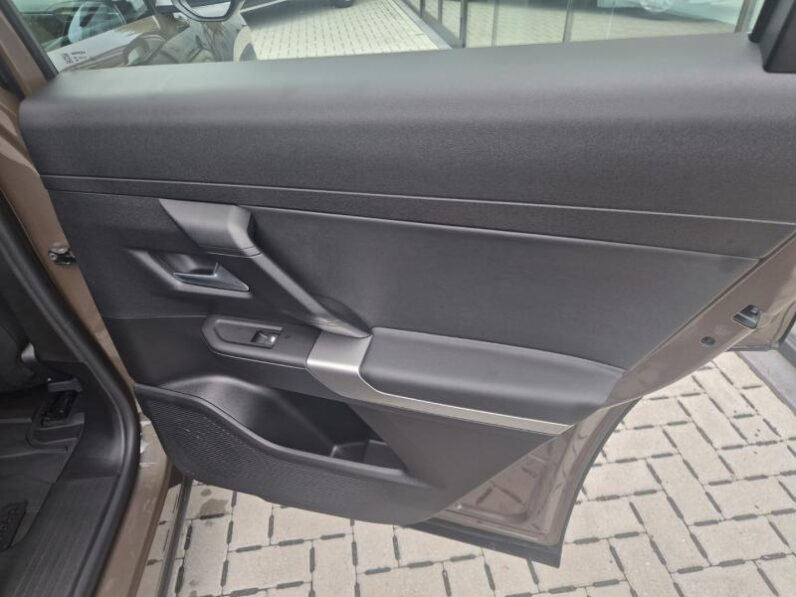
								Jeep Compass ALTITUDE full									