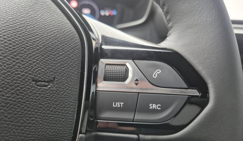 
								Peugeot 2008 ALLURE full									