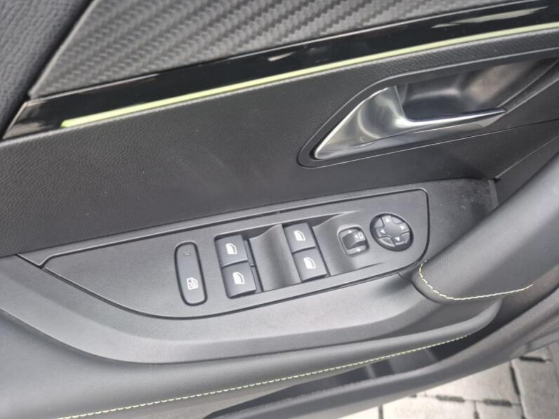
								Peugeot 2008 GT ALCANTARA full									