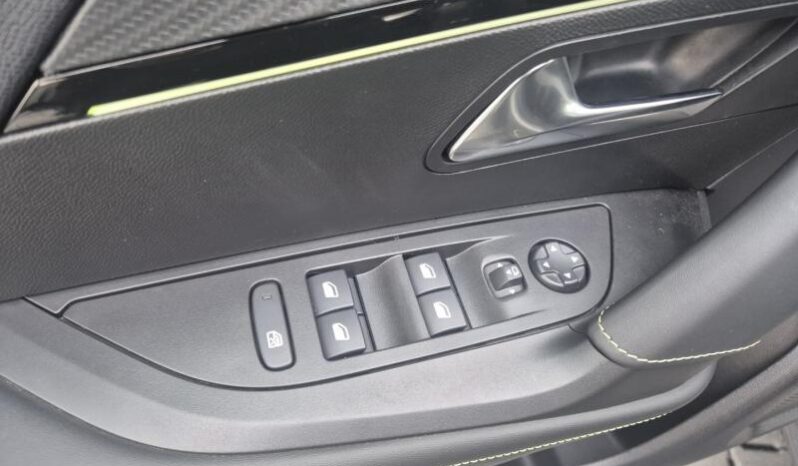 
								Peugeot 2008 GT ALCANTARA full									