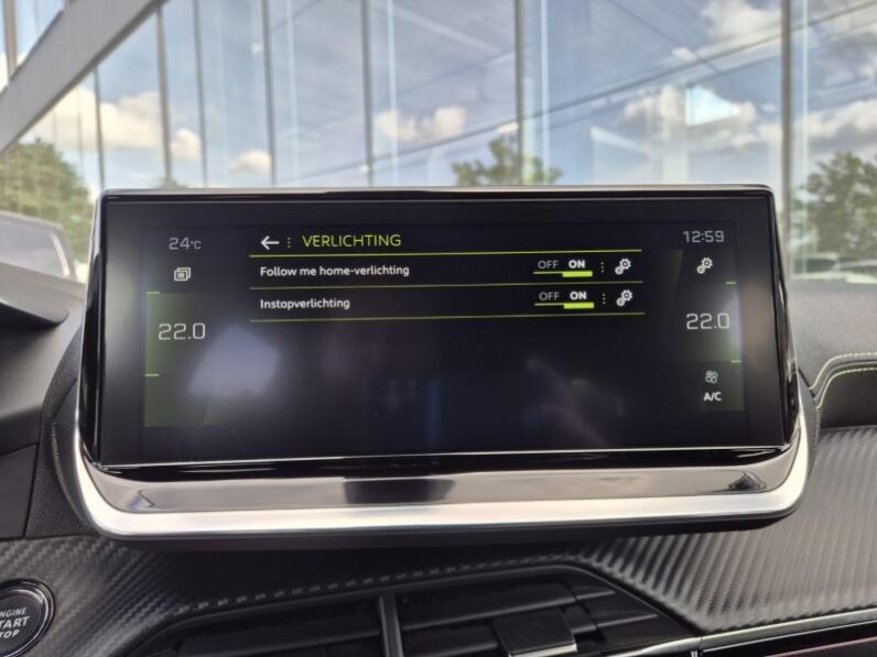 
								Peugeot 208 GT PANO 130 PK full									