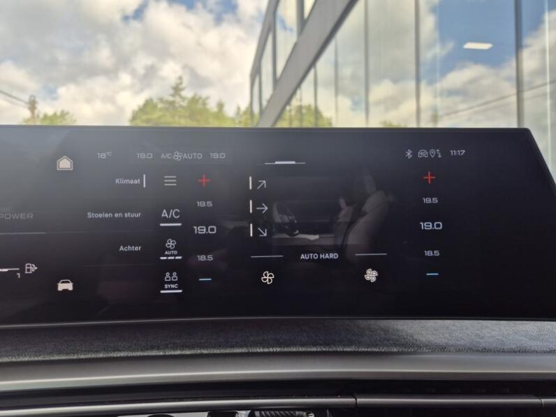 
								Peugeot 5008 GT EXCLUSIVE full									
